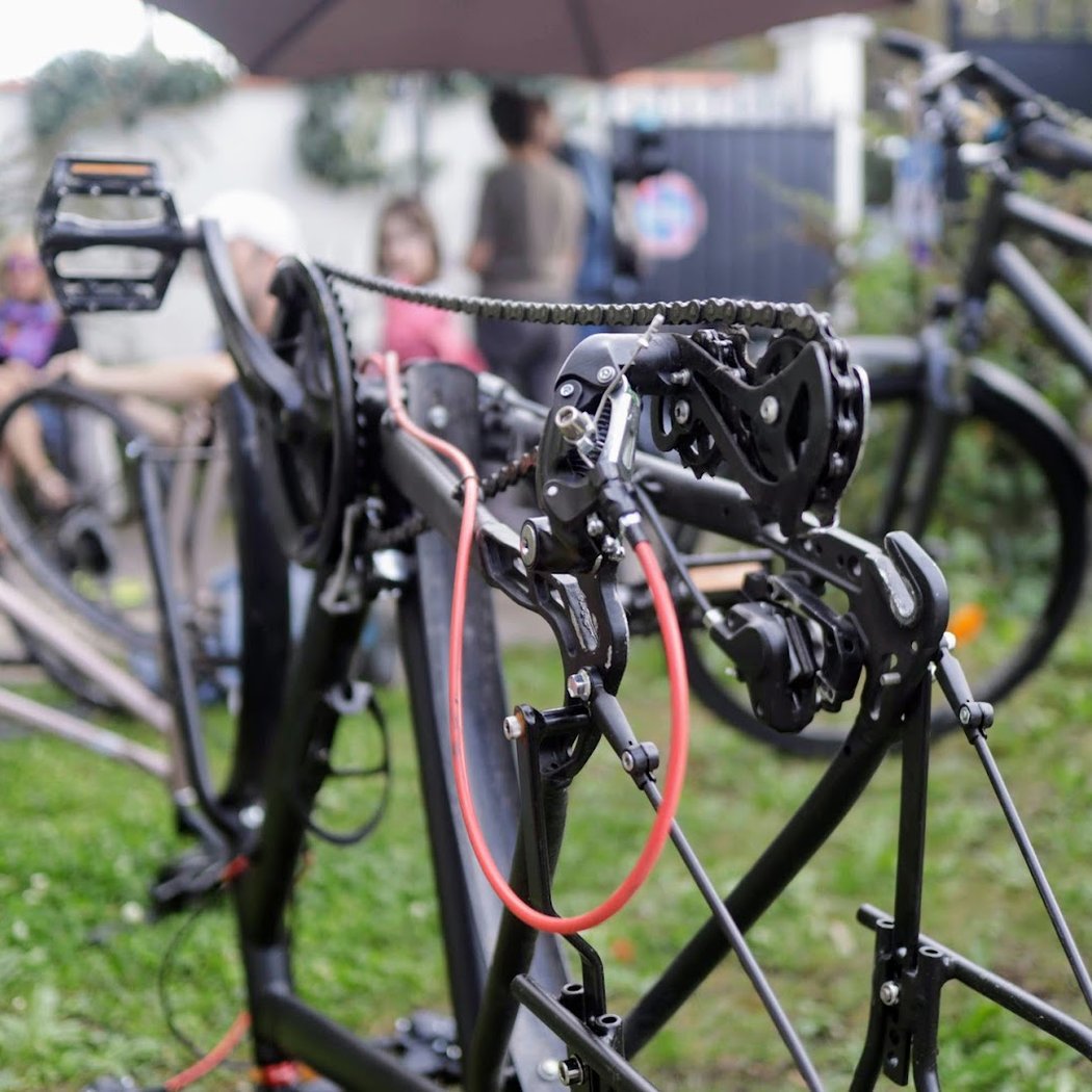 Le vélo jaune - Atelier d'auto-réparation gratuit de l'asso MDB Neuilly-Plaisance à vélo 1